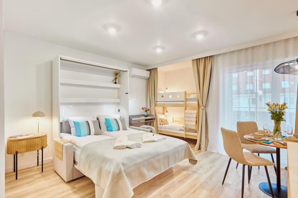 Golden Hour Apartments- Plac Slowianski 26 Świnoujście Exterior foto